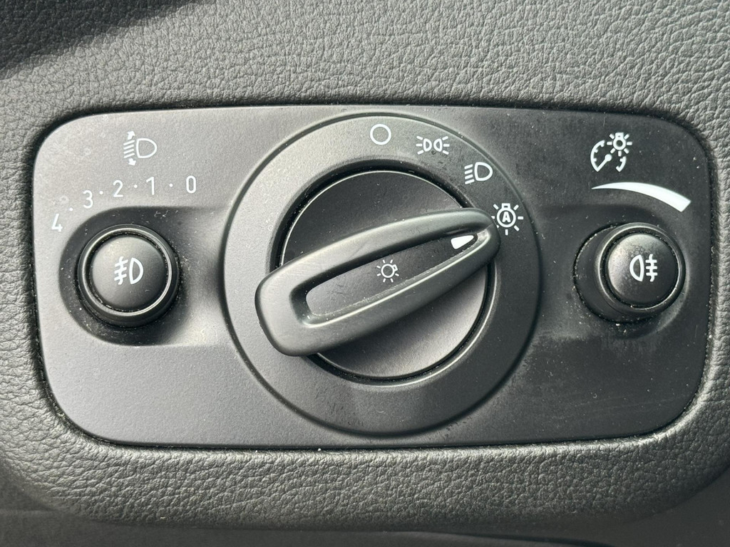 38528083-29.jpg