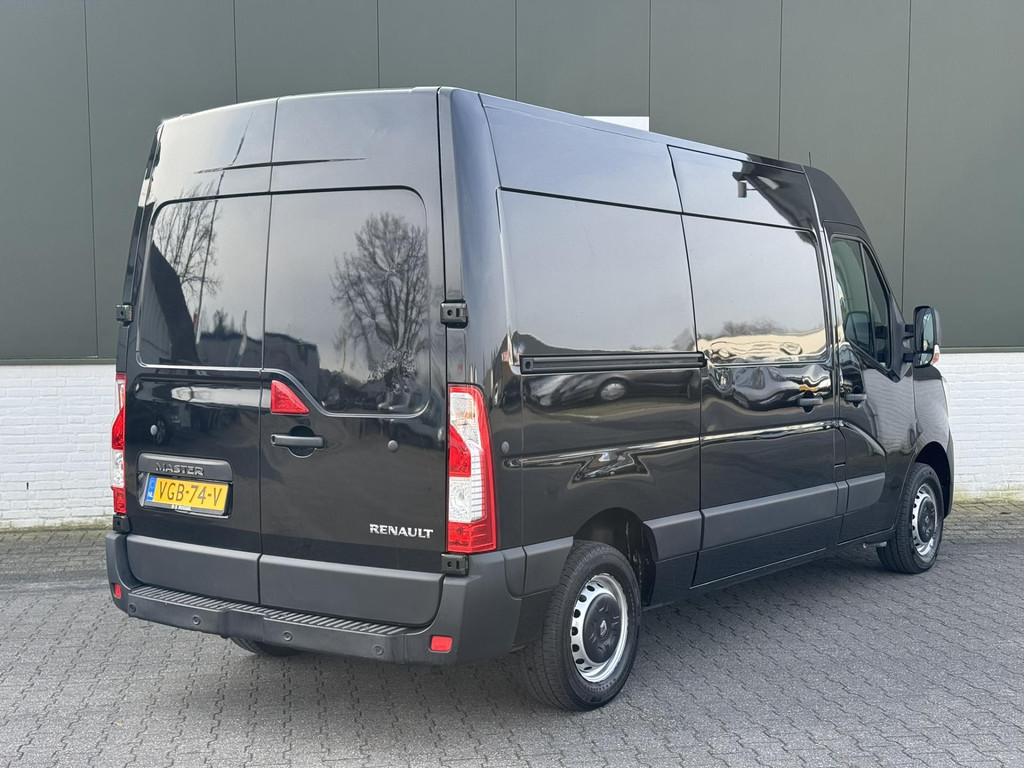43067555-1.jpg