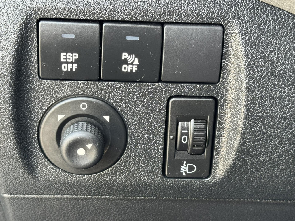 45301789-8.jpg