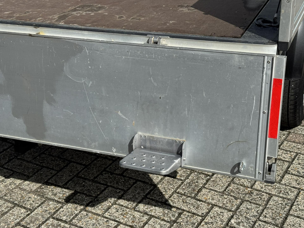 47639213-24.jpg