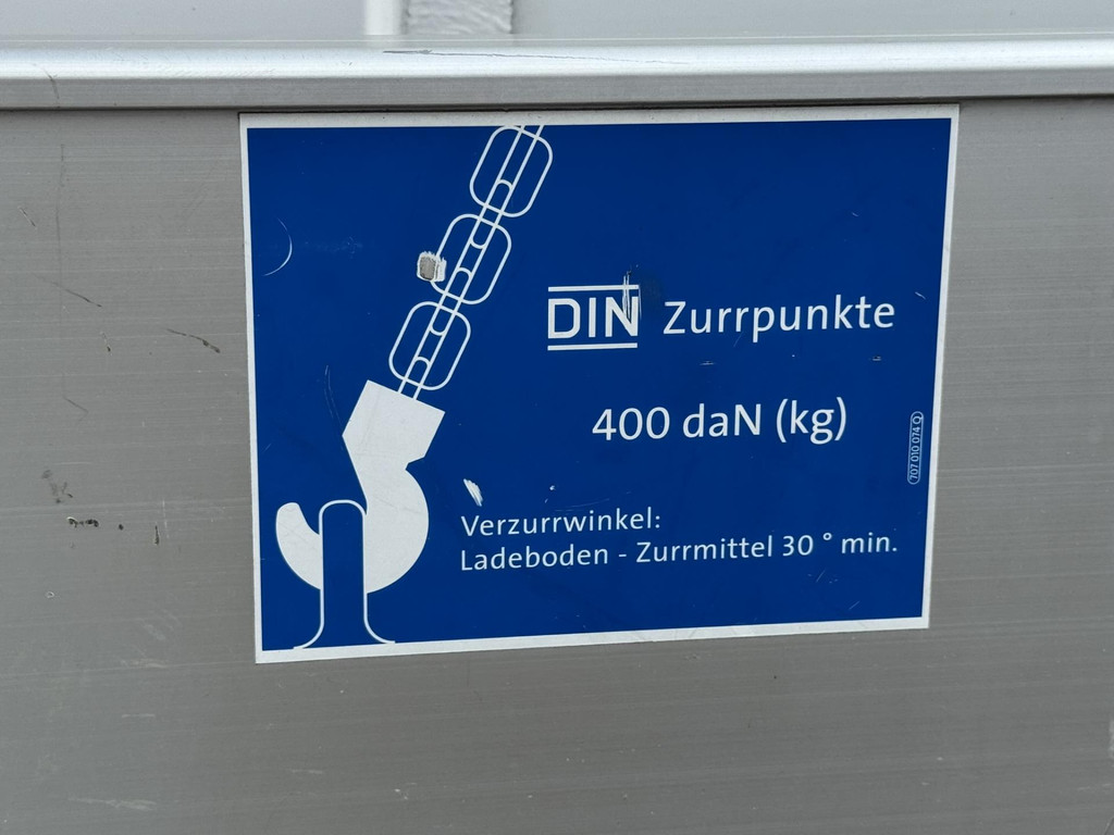 47639213-25.jpg