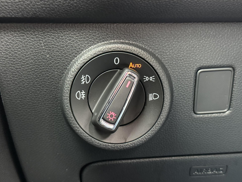 47727121-42.jpg