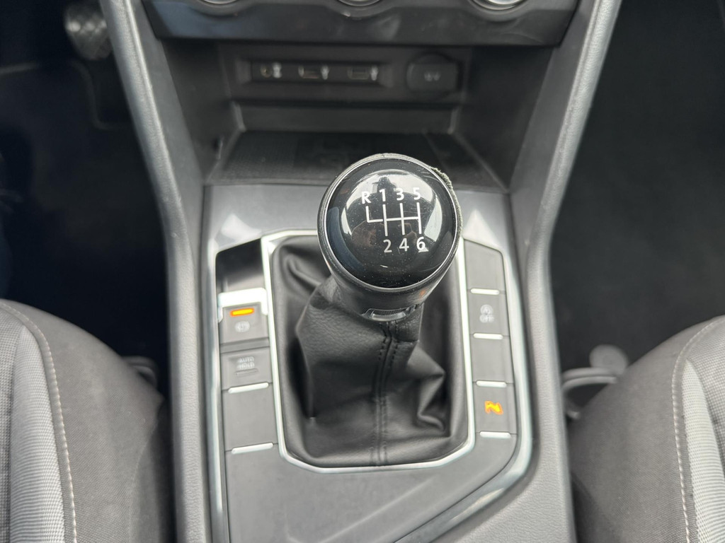 47727996-26.jpg