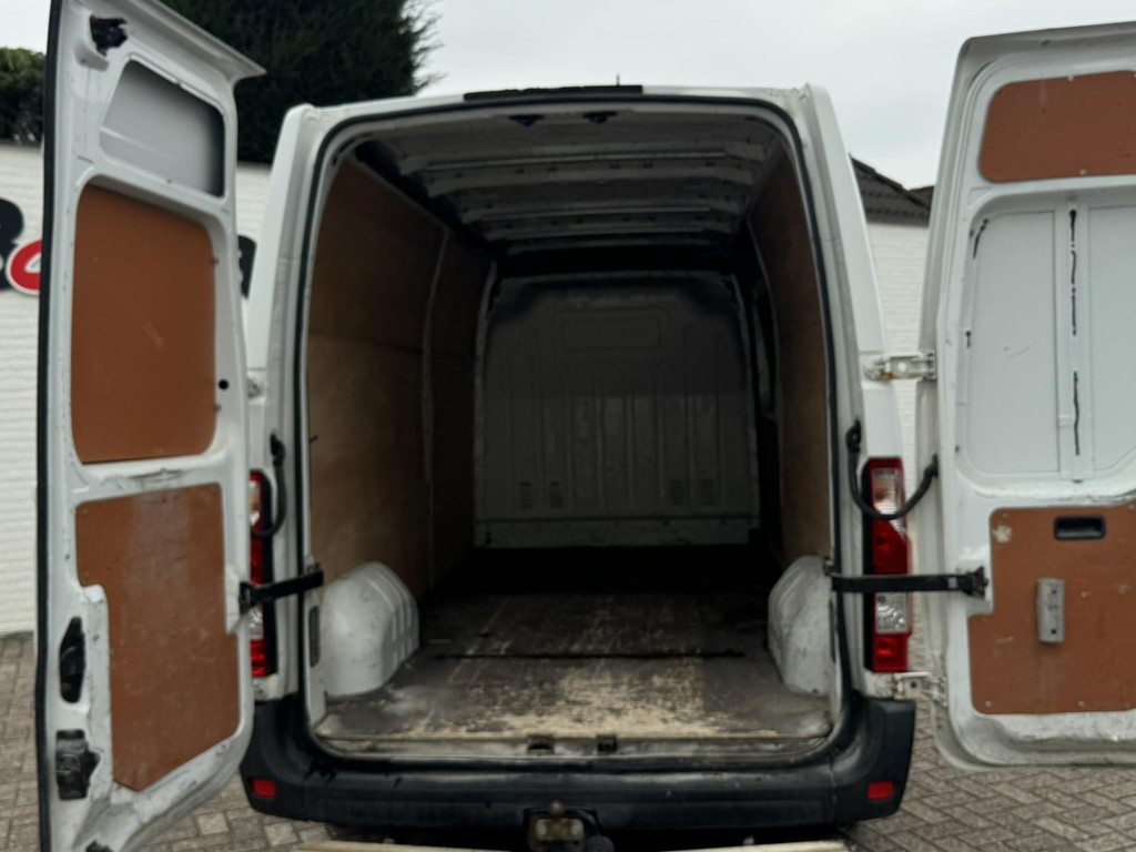 47737591-2.jpg