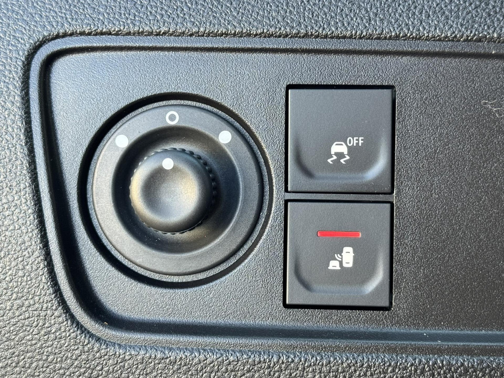 47869418-25.jpg