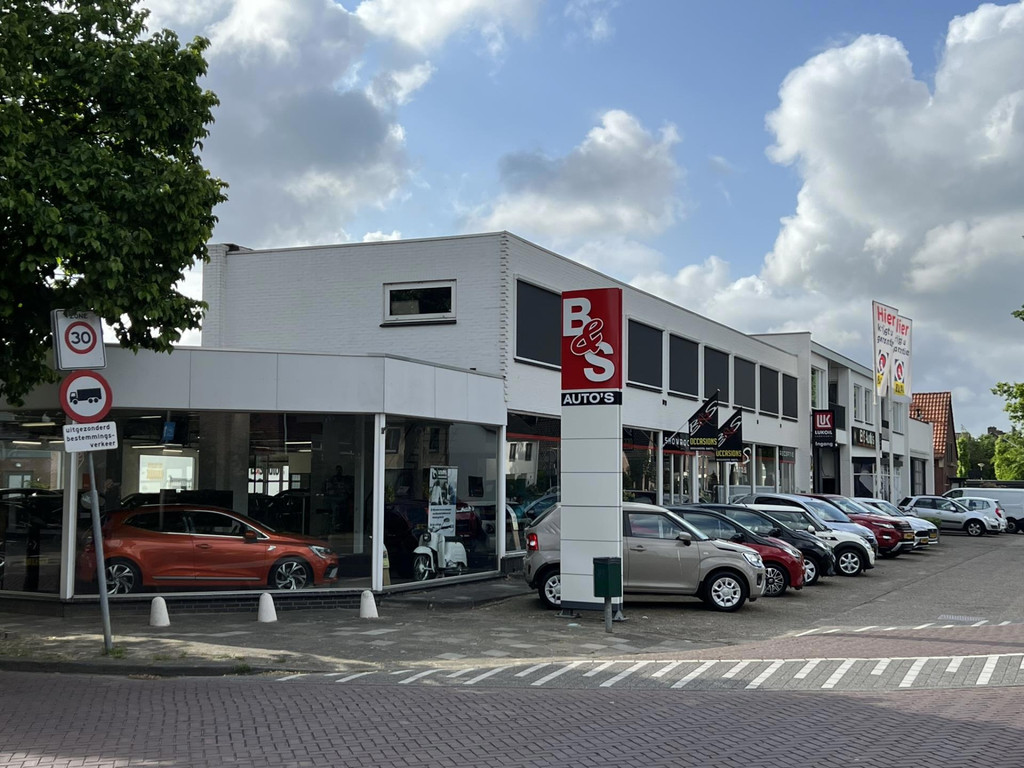 53470838-44.jpg