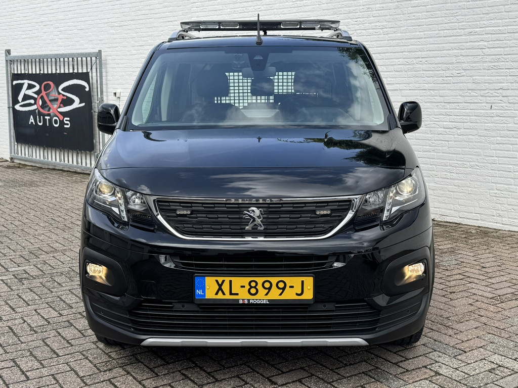 53470838-45.jpg