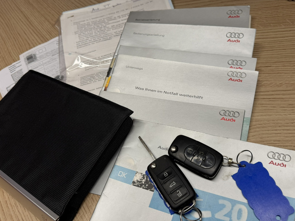 53977374-11.jpg